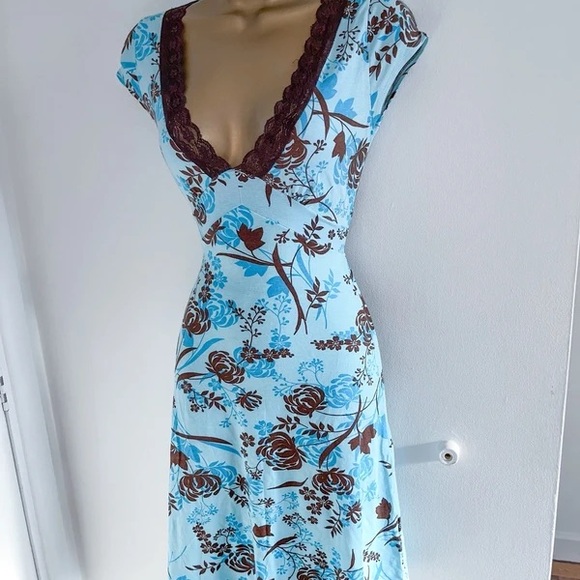 Floral V-Neck Dress with Lace Trim - Picture 1 of 4